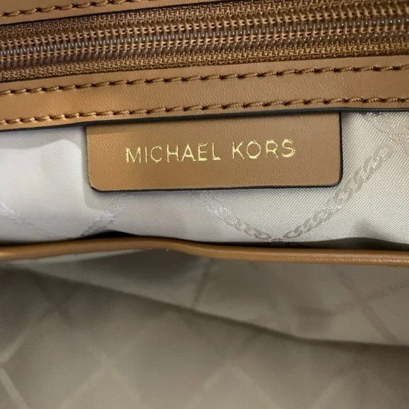 MICHAEL Kors Bedford Extra Large Travel Weekender. NWOT - Picture 14 of 17